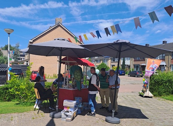 'Zomer op Fideel' met veel koopjes, gezelligheid en bloemen plukken