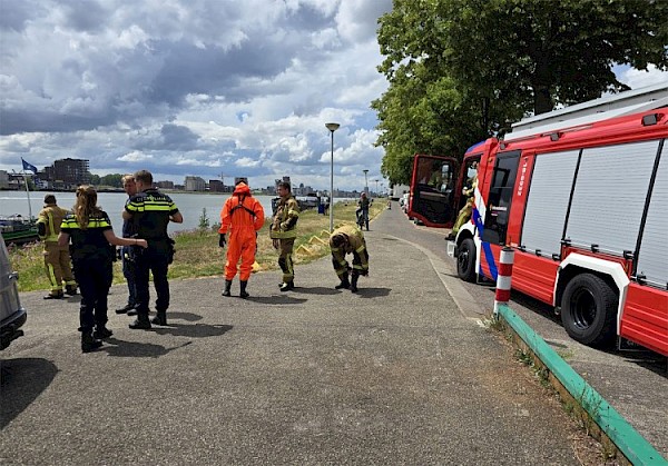 Brandweer in actie voor drenkeling in Beneden Merwede