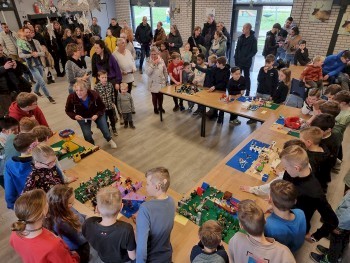 Strijd der Stenen – Welk team bouwt naar de overwinning?