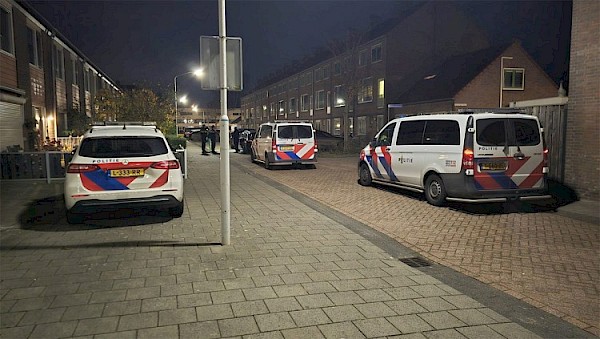 Achtervolging tussen ex en nieuwe partner eindigt in botsing in Jasmijnstraat