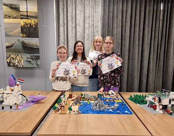 Sarina, Hanna, Saartje en Tess winnen derde LEGO kampioenschap van Papendrecht