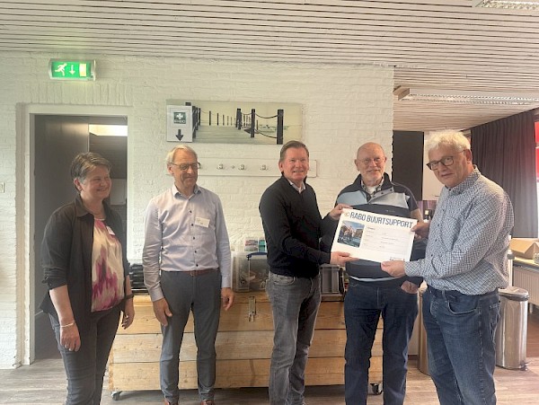 Repair Café Papendrecht ontvangt cheque van Rabobank