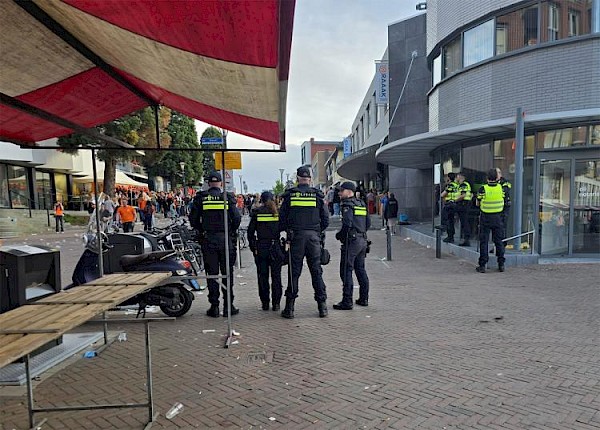 Vechtpartij op de Meent tijdens Koningsdag: politie grijpt in
