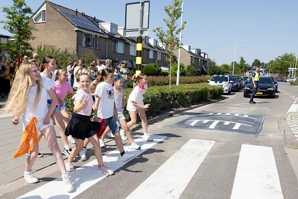 Feestelijke opening nieuwe verkeersdrempels Jan Steenlaan