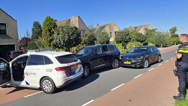 Papendrechter (46) rijdt in op politieauto’s: agent gewond, verdachte aangehouden
