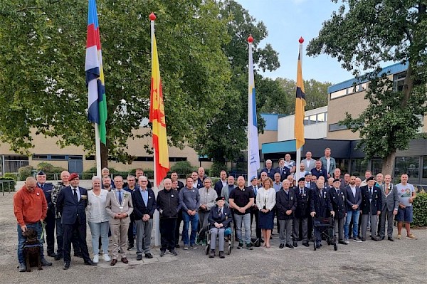 Respect en ontmoeting staan centraal tijdens gezamenlijke Veteranendag in Alblasserdam