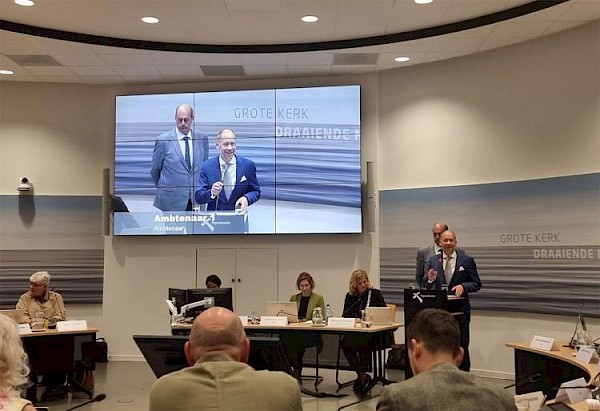 Advies informateurs: Onderzoek brede middencoalitie met VVD, CDA, PRO, D66, CU en PAB