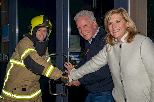 Spectaculaire en levensechte brandweeroefening in toekomstig Oogheelkundig behandelcentrum