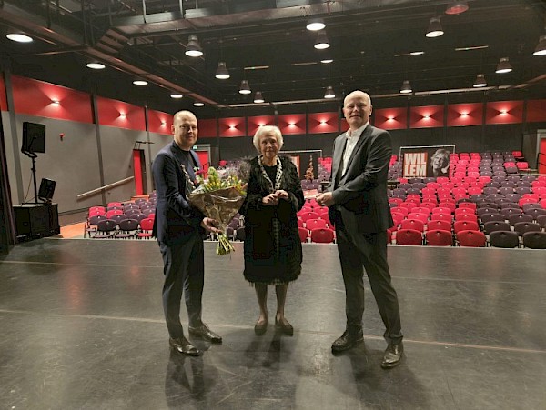 Theater De Willem verkoopt 25.000ste theaterkaartje van seizoen 2024-2025