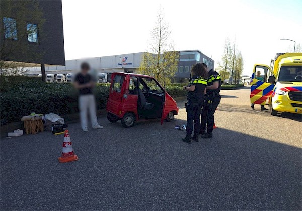 Brommobiel rolt over de kop op Nieuwland Parc
