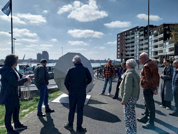 Rondleiding verzorgd over de Beeldenboulevard